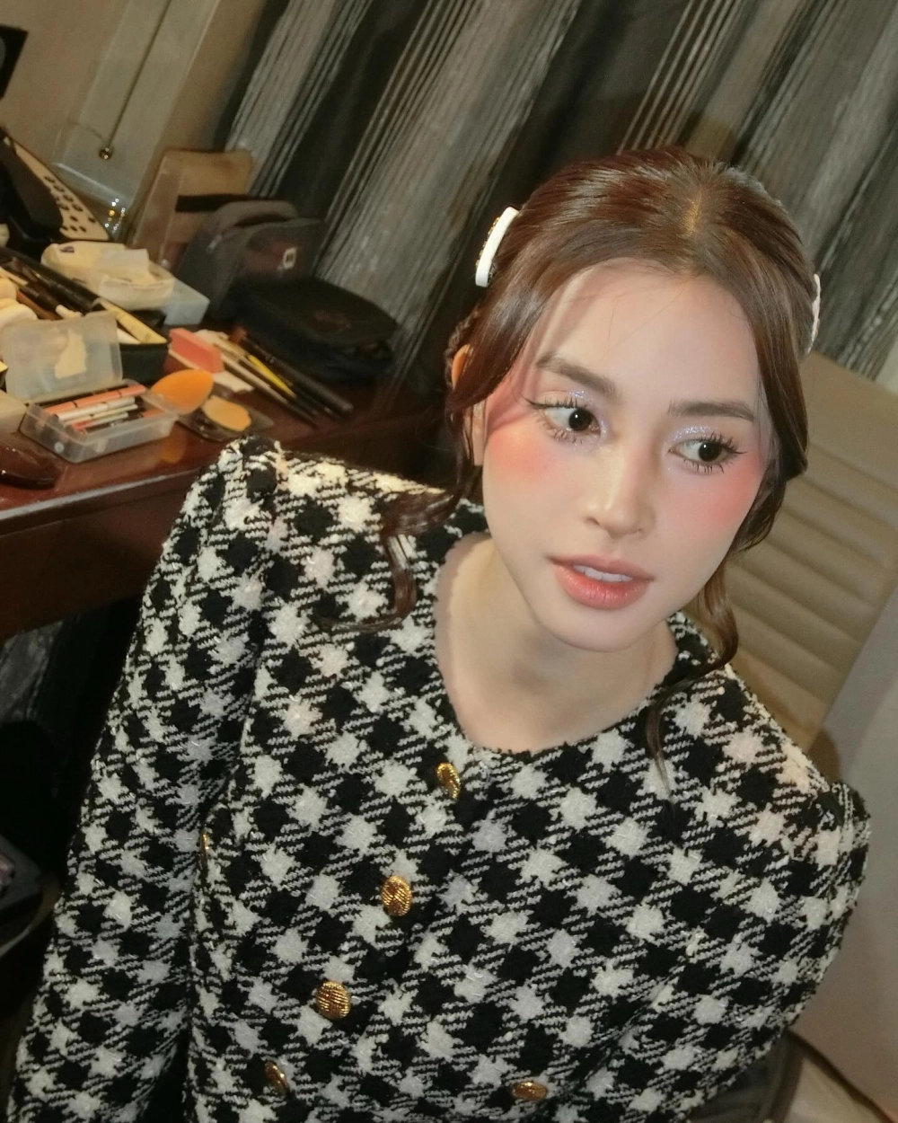 Tiểu Vy đăng quang Hoa hậu Việt Nam khi chỉ mới 18 tuổi