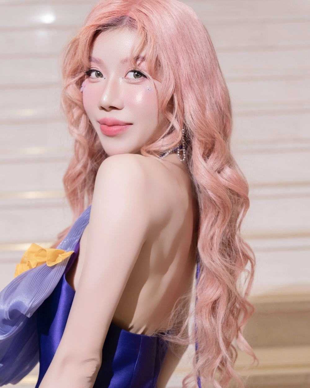 Trang Pháp phỏng vấn và những chia sẻ thông minh, thẳng thắn