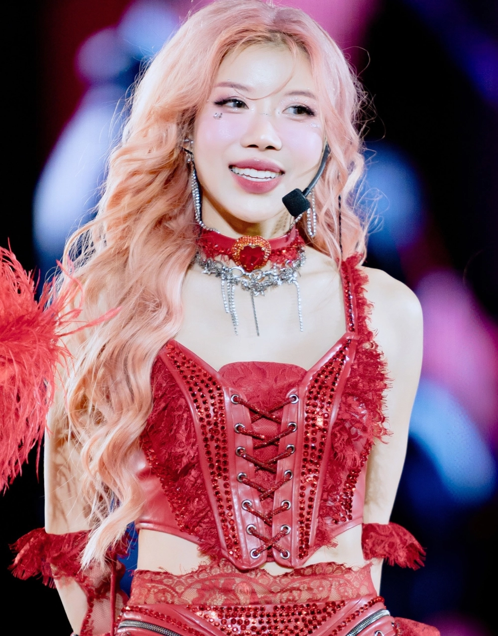 Barbie Trang Pháp lyrics và ca khúc tự sáng tác đầy nữ quyền