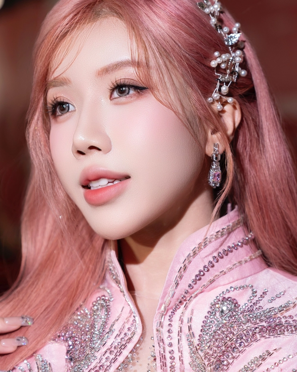 Trang Pháp múa cột và những màn trình diễn nóng bỏng, đầy kỹ thuật