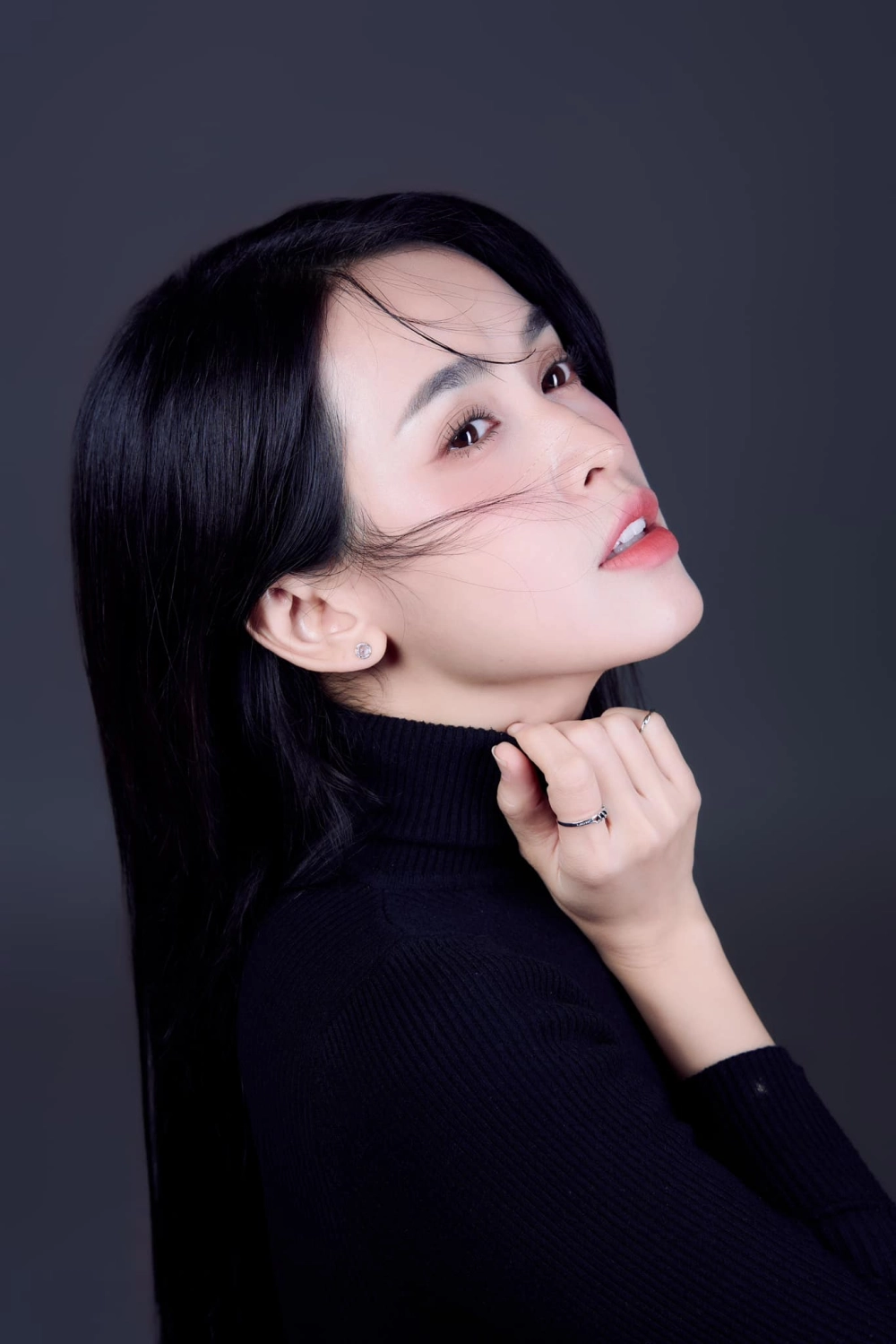 Tú Vi bao nhiêu tuổi và nhan sắc trẻ trung, xinh đẹp