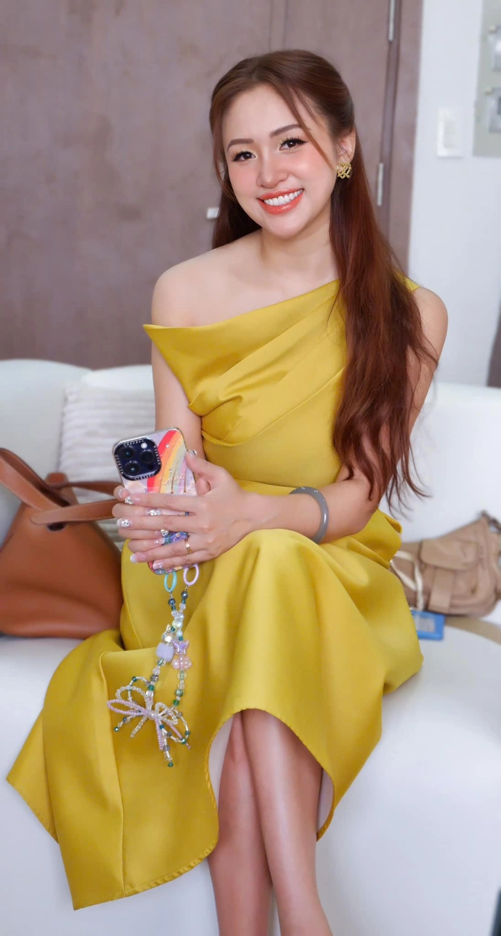 Vân Hugo mắt và tình trạng bệnh nhược thị của nữ MC