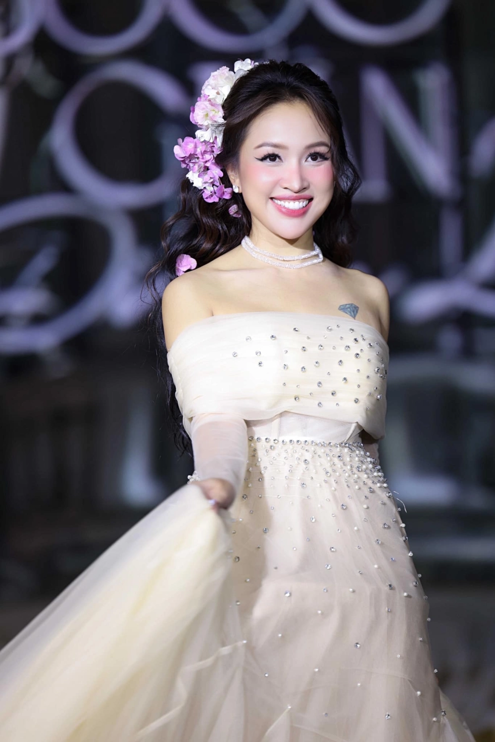 Vân Hugo quê ở đâu nữ MC là người con của thủ đô Hà Nội