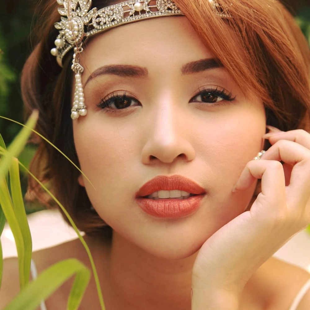 Vân Hugo sinh năm 1985 và hành trình sự nghiệp bền bỉ