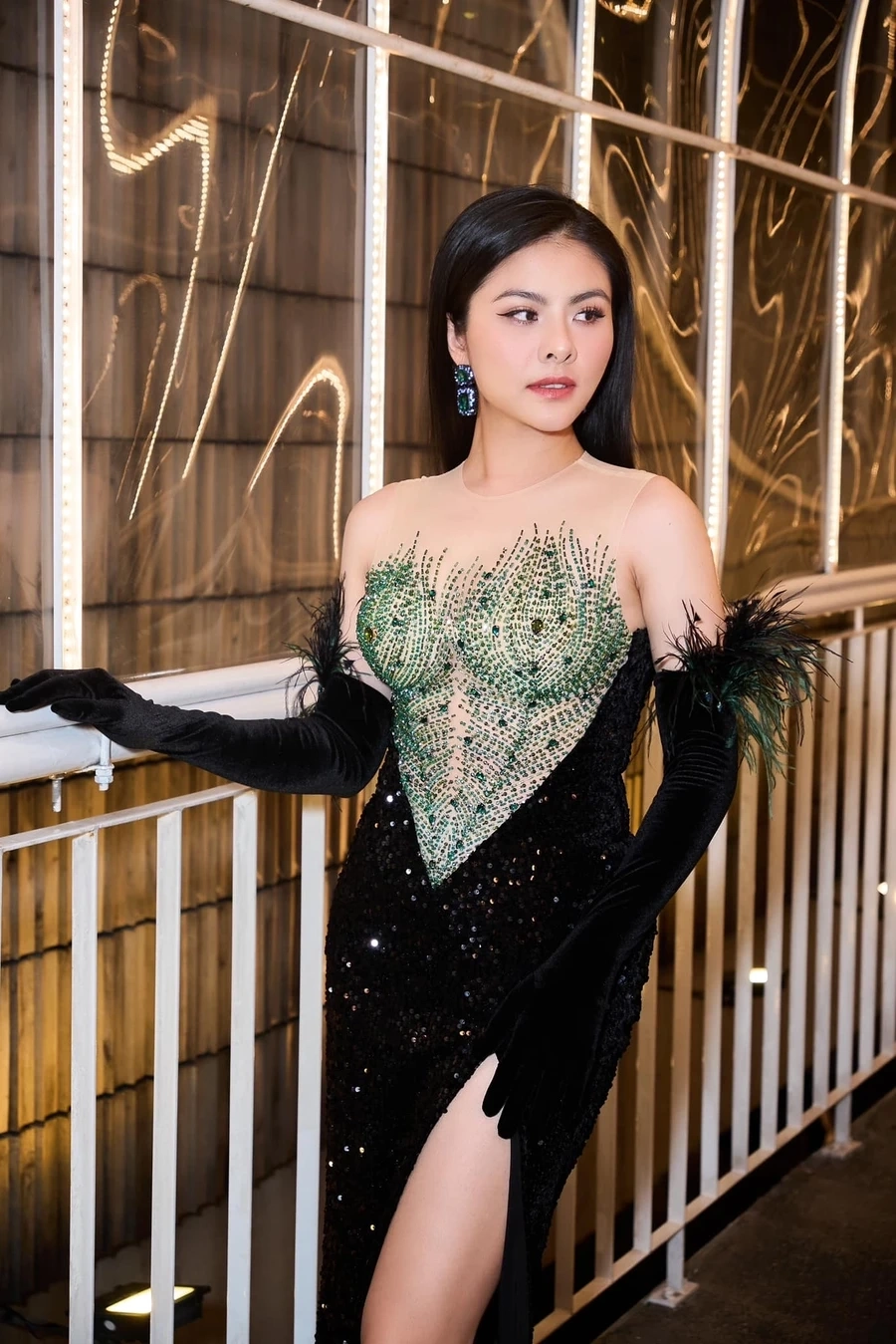 Vân Trang hát và giọng ca ngọt ngào không thua kém ca sĩ chuyên nghiệp