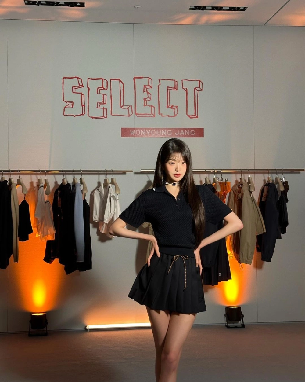 Gái xinh mặc váy trắng ngắn dịu dàng và tươi sáng