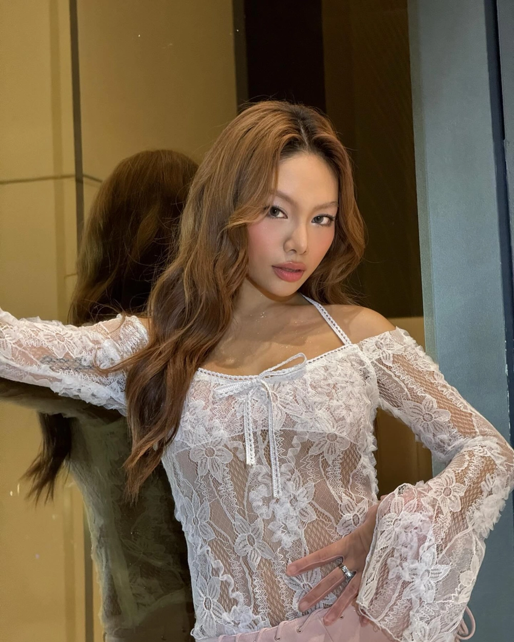 Buông Vũ Thảo My karaoke và bản hit ballad làm nên tên tuổi