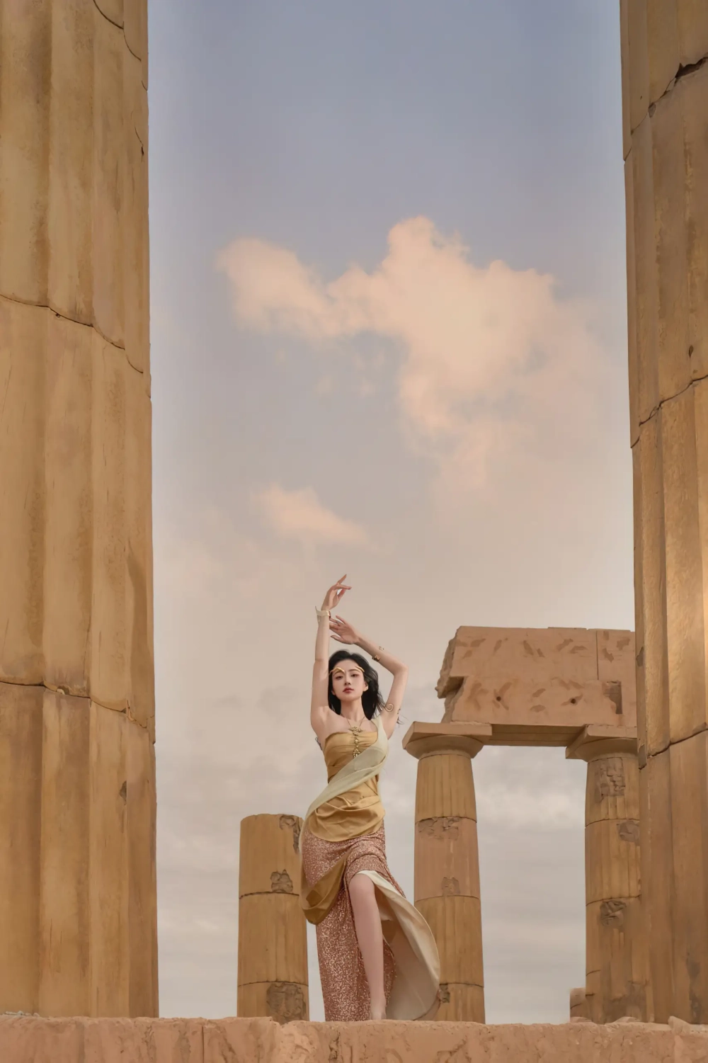 Hình gái xinh khoe vú sexy nóng bỏng cuốn hút zoom núm hồng lấp lánh