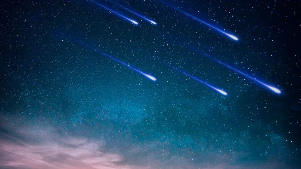 Mưa sao băng vẽ nên khoảnh khắc huyền ảo bầu trời