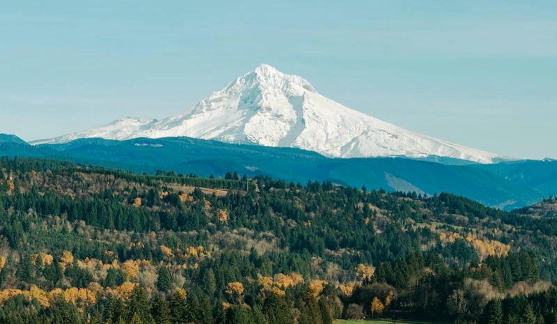 Núi Mount Hood hùng vĩ giữa thiên nhiên nước Mỹ
