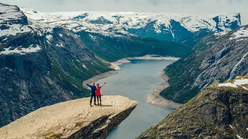 Núi Trolltunga biểu tượng mạo hiểm giữa trời Âu