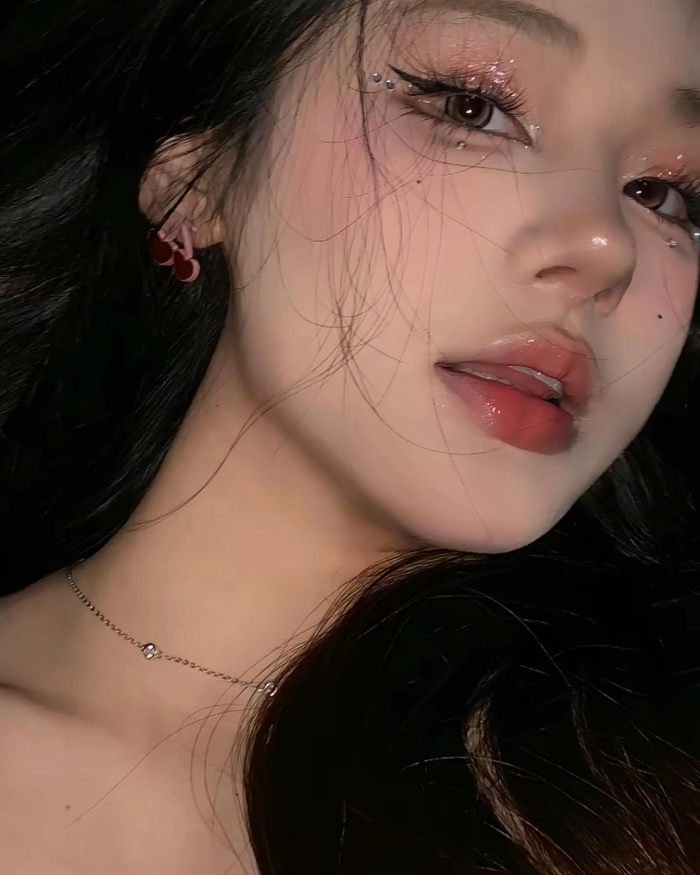 Gái Trung Quốc xinh nhẹ nhàng mà đầy cuốn hút