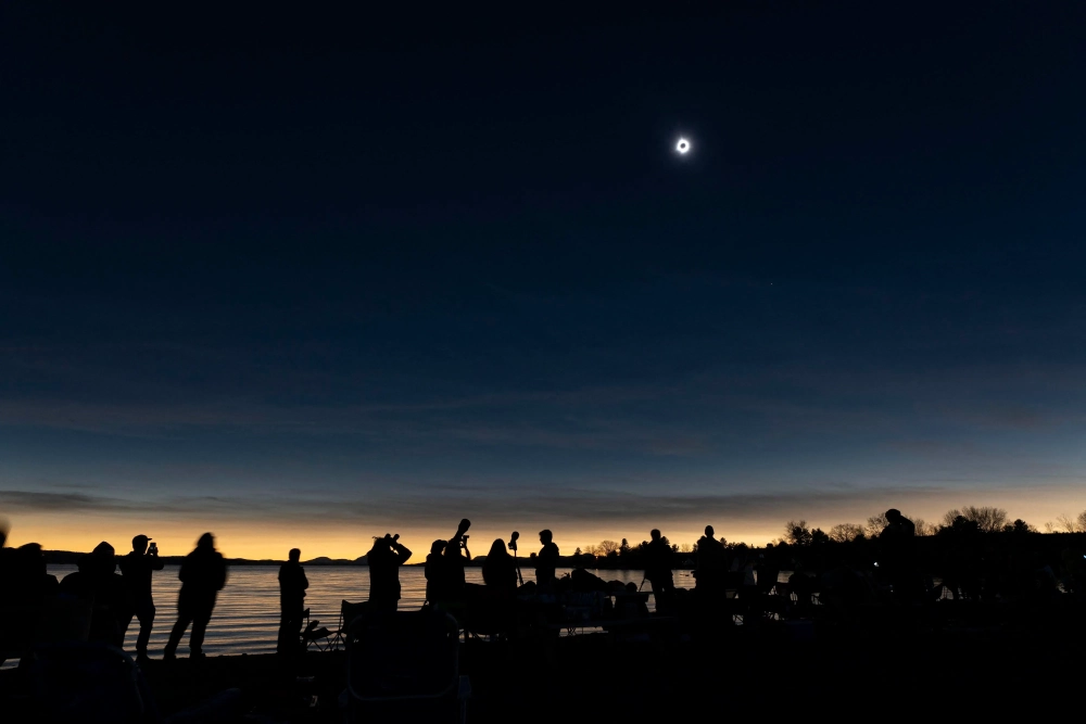 Hình ảnh nhật thực toàn phần đầy ấn tượng