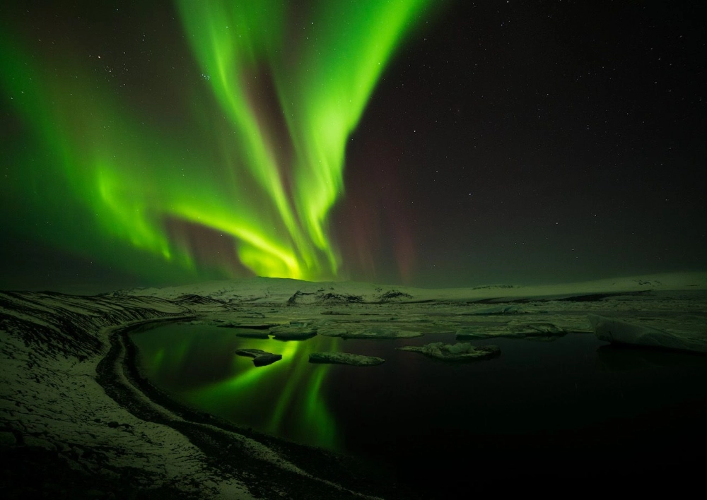 Cực quang Iceland nổi bật giữa thiên nhiên hoang sơ