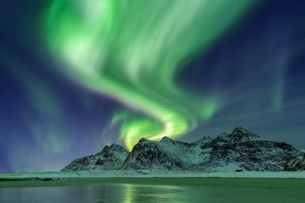 Cực quang Iceland nổi tiếng với sắc màu huyền bí