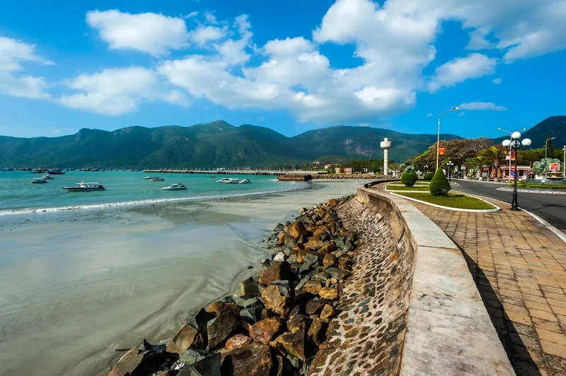 Thư giãn cùng sóng biển ở biển đảo phú quốc